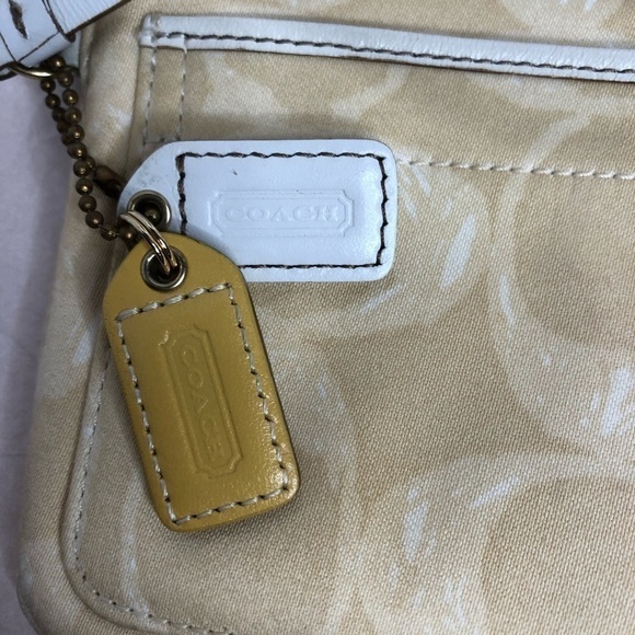 Coach wristlet - Picture 5 of 5